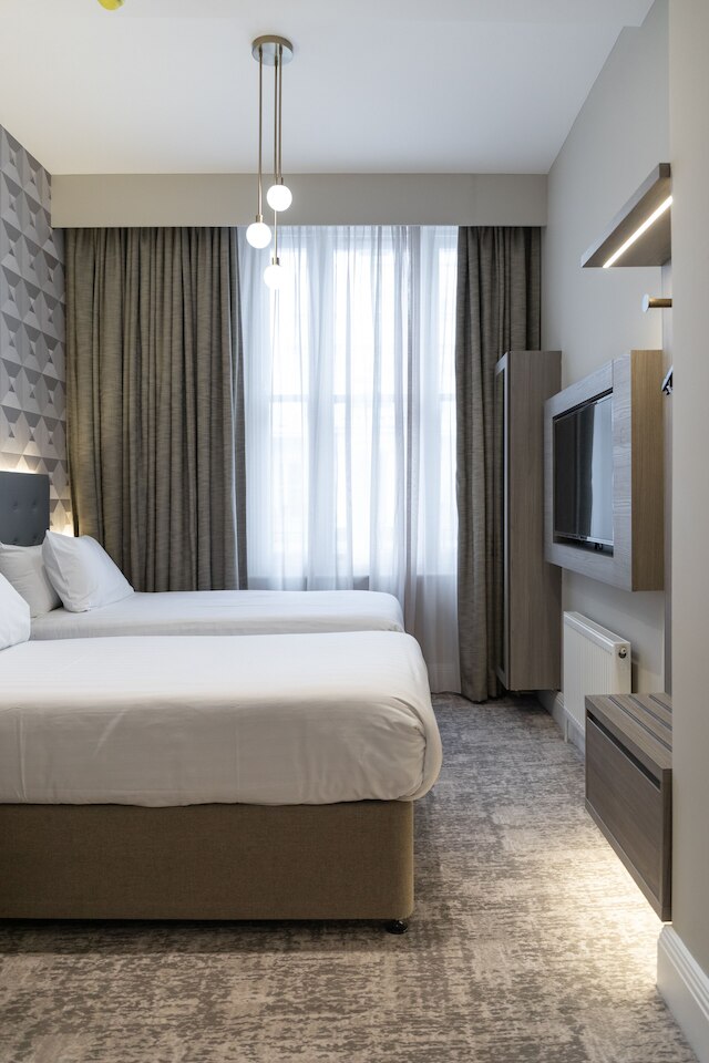 モーニントン ビクター  ホテル ロンドン ベルグラヴア