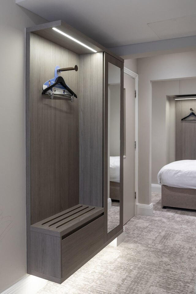 モーニントン ビクター  ホテル ロンドン ベルグラヴア