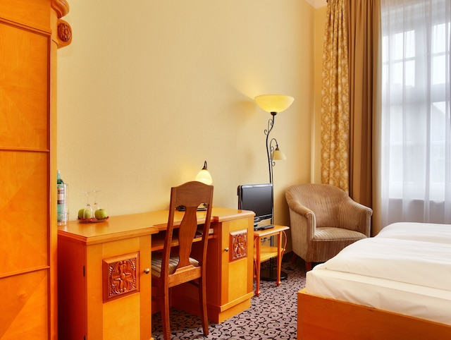 ホテル ベルモア イム ダムトロパレ