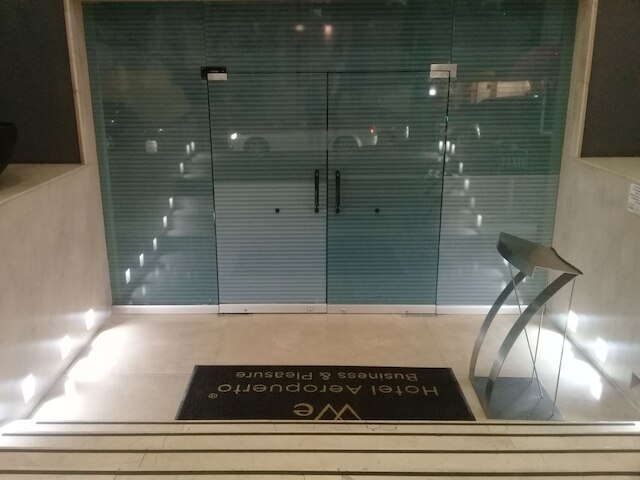 ウィ ホテル アエロプエルト