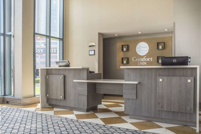 コンフォート イン フォールスビュー