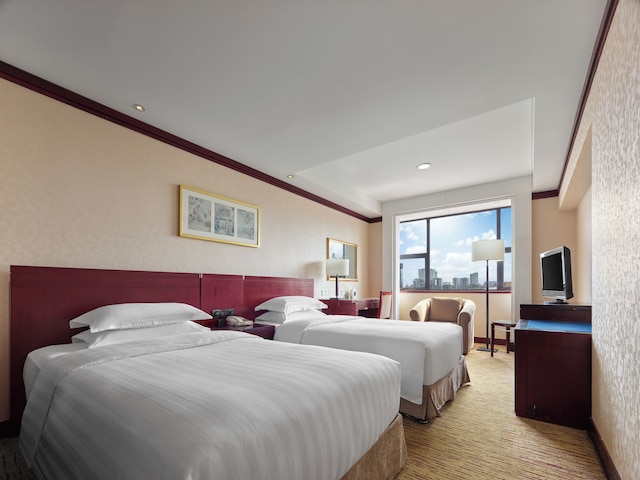 ポリー プラザ ホテル