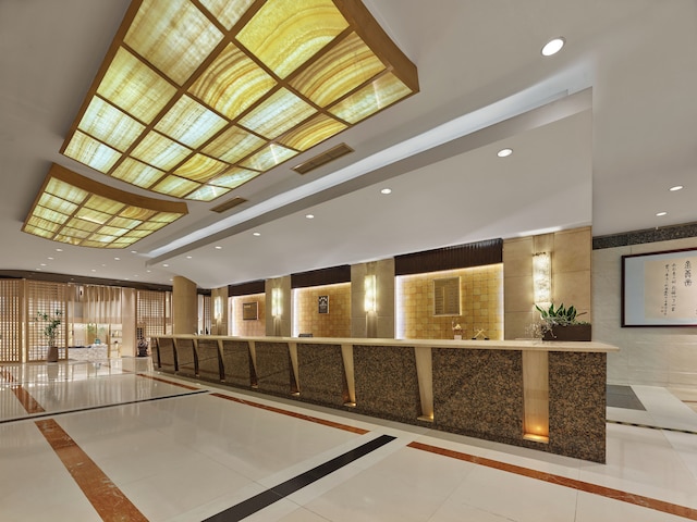 ポリー プラザ ホテル