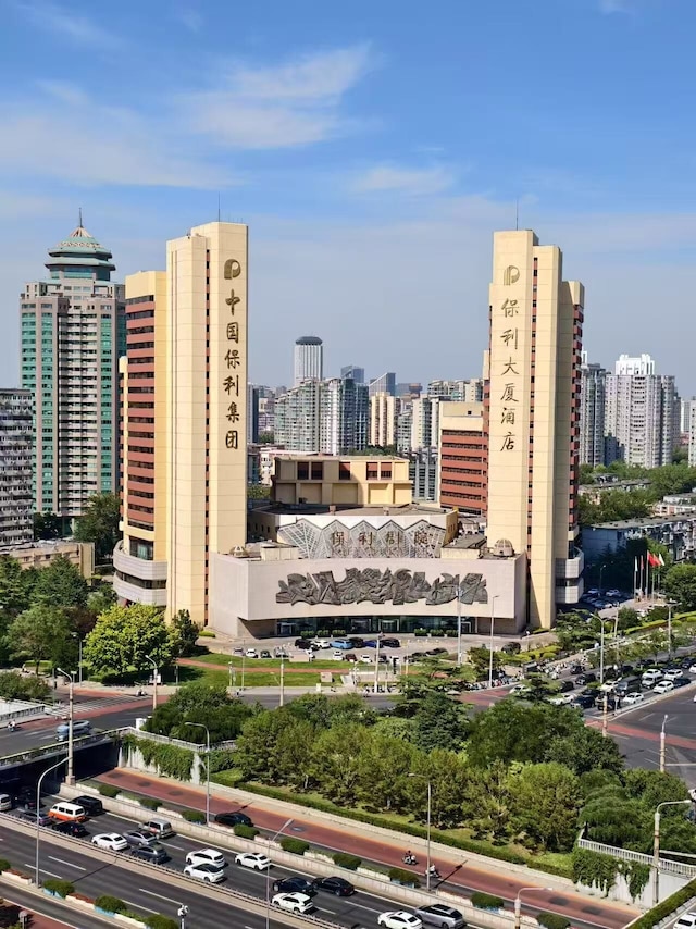 ポリー プラザ ホテル