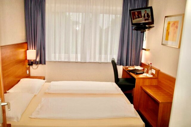 エルブリュッケン ホテル