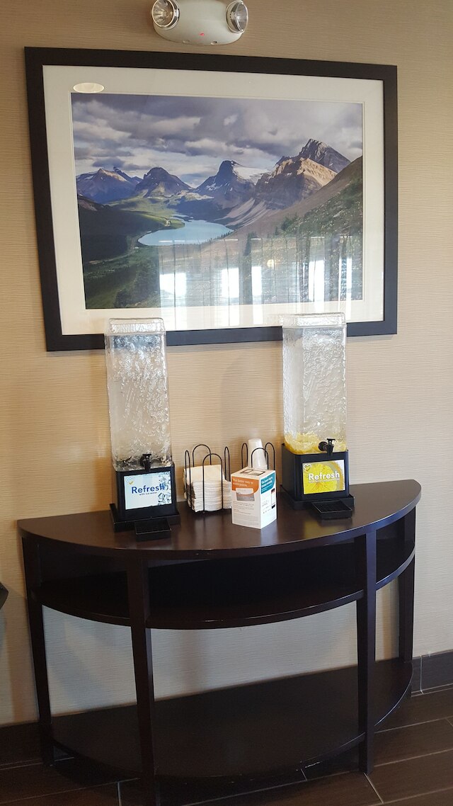 コンフォート イン & スイーツ ニア ユニバーシティ オブ ワイオミング