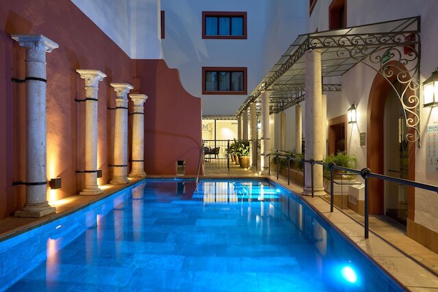 ホテル ムリーヨ レイノソ