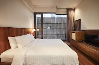 ラックス アット シロム