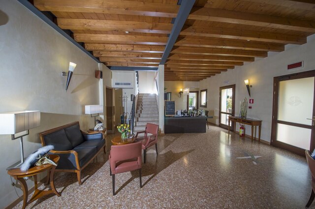 ホテル ベニス リゾート エアポート