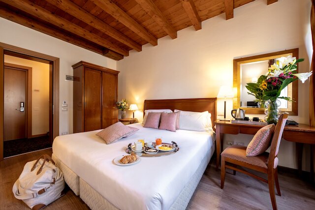 ホテル ベニス リゾート エアポート