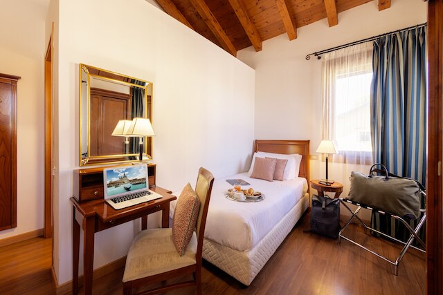 ホテル ベニス リゾート エアポート