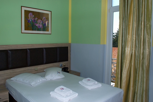 ホテル ディエスンス