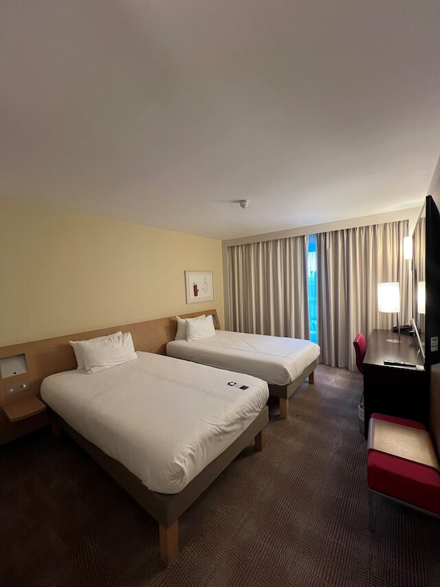 ノボテル レディング センター