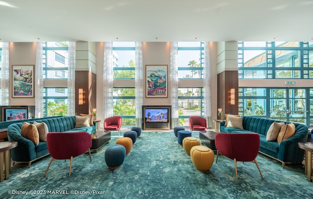 ディズニー・ハリウッド・ホテル (迪士尼好萊塢酒店)