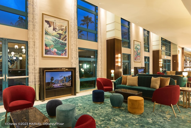 ディズニー・ハリウッド・ホテル (迪士尼好萊塢酒店)