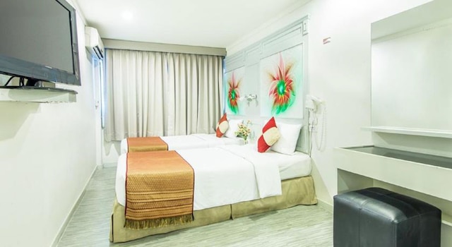 プラトゥーナム シティ イン