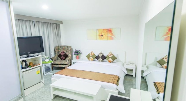 プラトゥーナム シティ イン