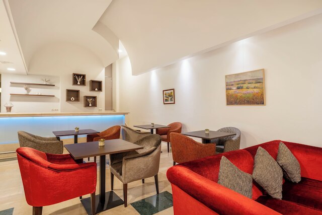 ユーロスターズ プラザ アクエドゥクト