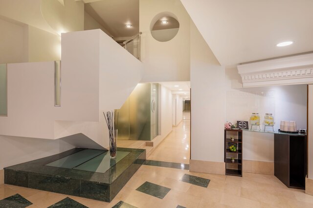 ユーロスターズ プラザ アクエドゥクト