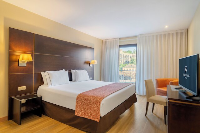 ユーロスターズ プラザ アクエドゥクト