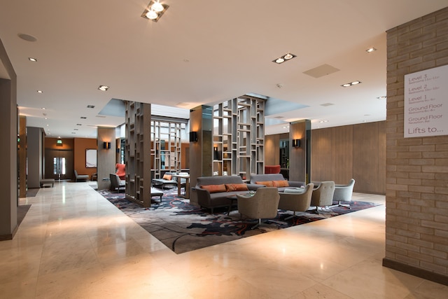 クレイトン ホテル チジック