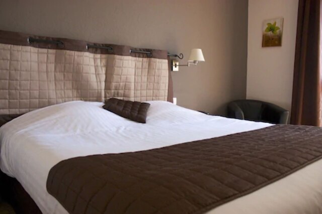 ル クロ ド ローブ ルージュ