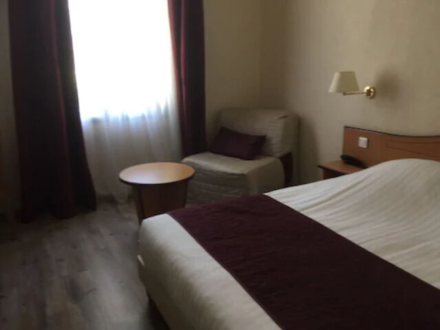 ル クロ ド ローブ ルージュ