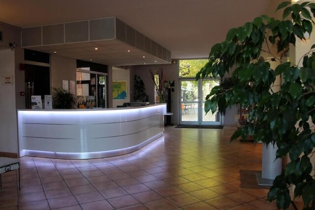 ル クロ ド ローブ ルージュ