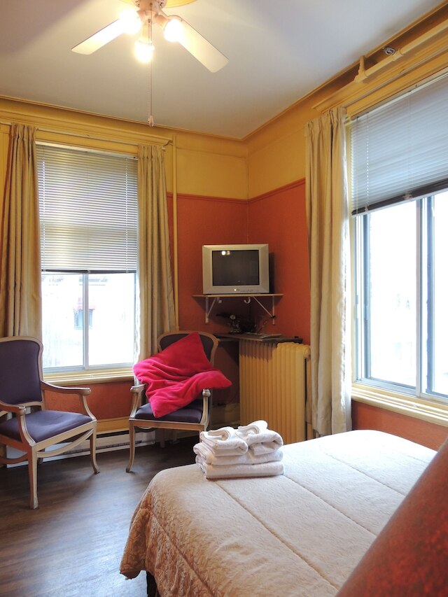 ホテル アリーナ パレス モントリオール