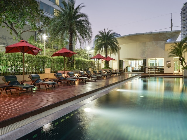 センター ポイント スクンビット トン ロー