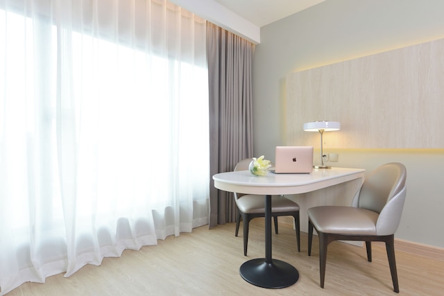 センター ポイント プラス オテル プラトゥーナム