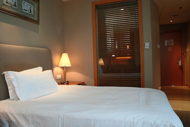 ジン ジャン ティエン チェン ホテル (上海天誠大酒店)