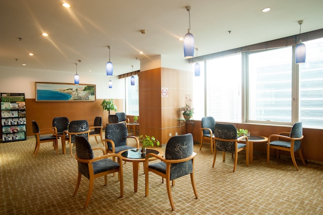 ジン ジャン ティエン チェン ホテル (上海天誠大酒店)