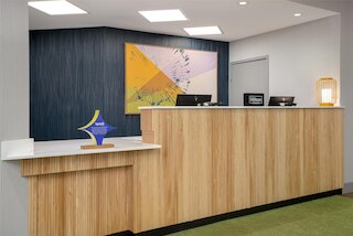 スパーク・バイ・ヒルトン・ラーウェイ