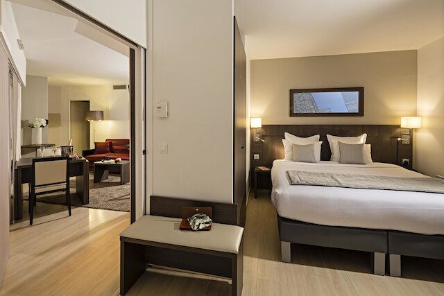 レジドーム クルブヴォア ラ デファンス