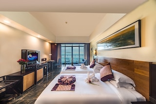 サンヤ シェンイー シービュー ホテル (三亚胜意海景酒店)