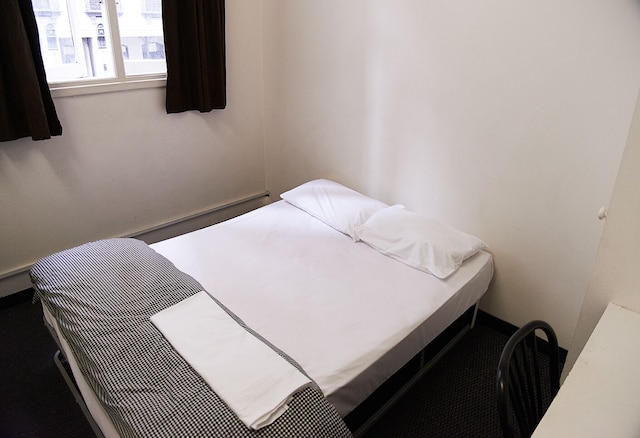 メイズ バックパッカーズ