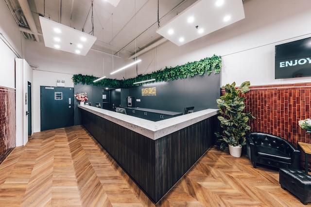 メイズ バックパッカーズ