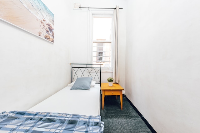 メイズ バックパッカーズ