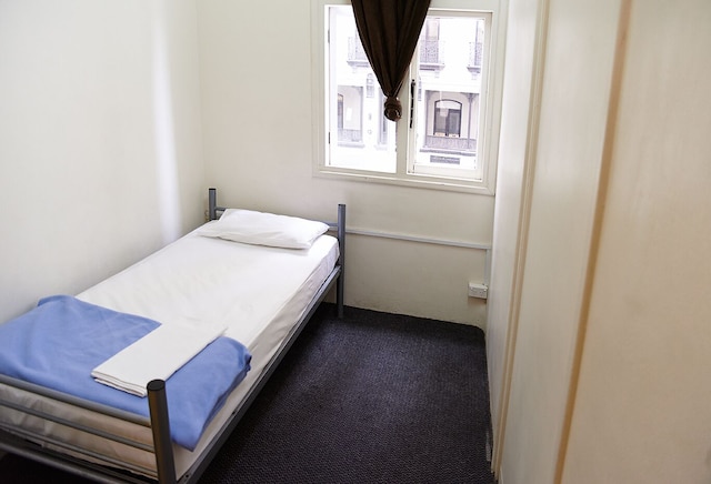 メイズ バックパッカーズ