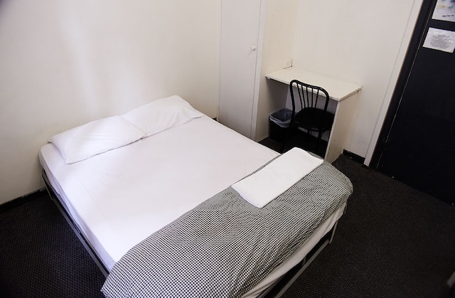 メイズ バックパッカーズ