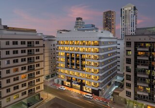 サボイ クレスト ホテル アパートメンツ