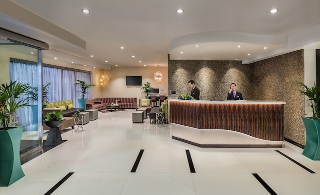 サボイ クレスト ホテル アパートメンツ