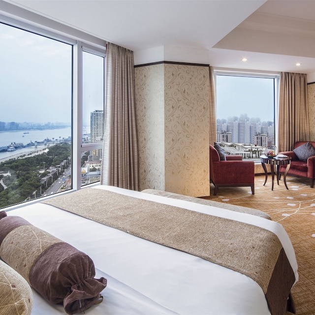 ハワードジョンソン パール プラザ武漢 (武漢江城明珠豪生大酒店)