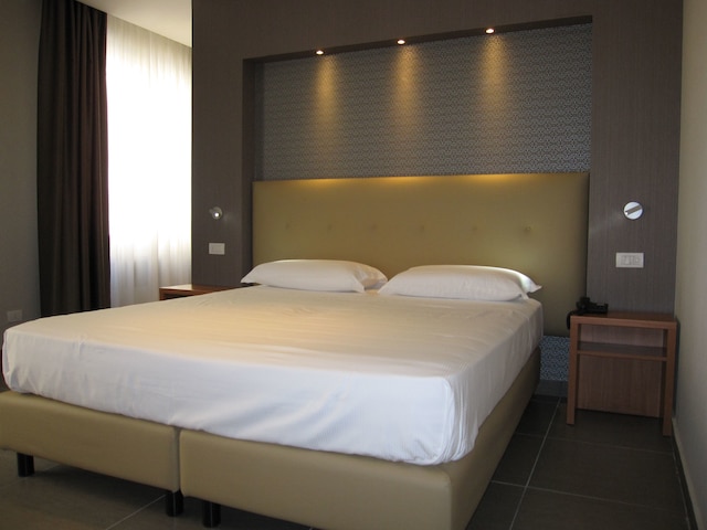 ナポリターモ ホテル メディナ