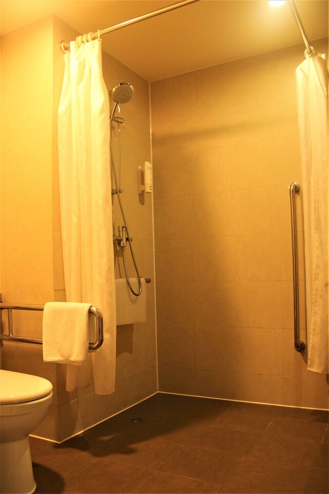 ホリデイ・イン エクスプレス上海普陀 by IHG (上海緑地普陀快捷仮日酒店)