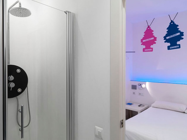 シック & ベーシック タラーズ ホスタル