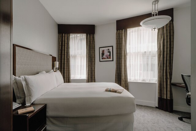 クラブ クォーターズ ホテル トラファルガー スクエア