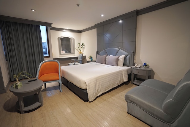 クロス バイブ バンコク スリナカリン