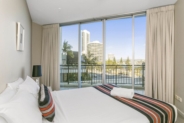 マントラ タワーズ オブ シェブロン